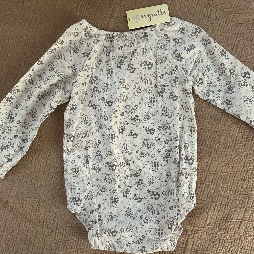 Adorable Floral Print Long Sleeve Bodysuit - Picture 10 of 10